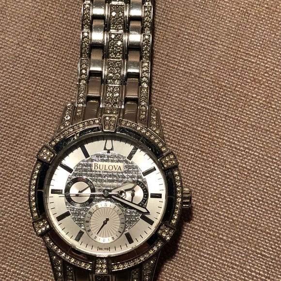 Bulova watch - Picture 4 of 4